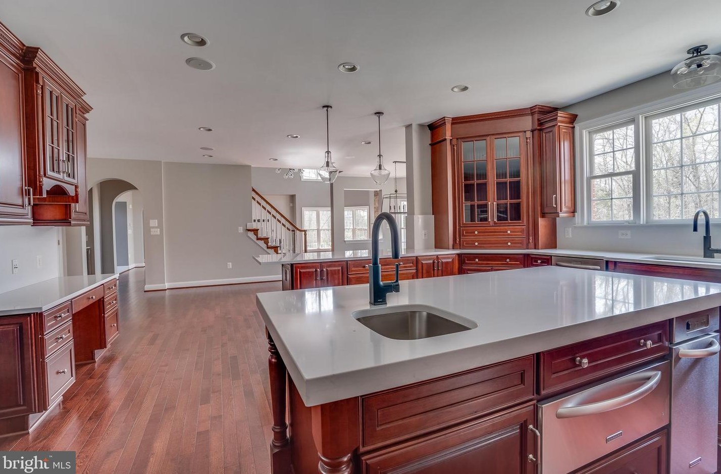 22441 Beaverdam Dr, Ashburn VA  20148-7333 exterior