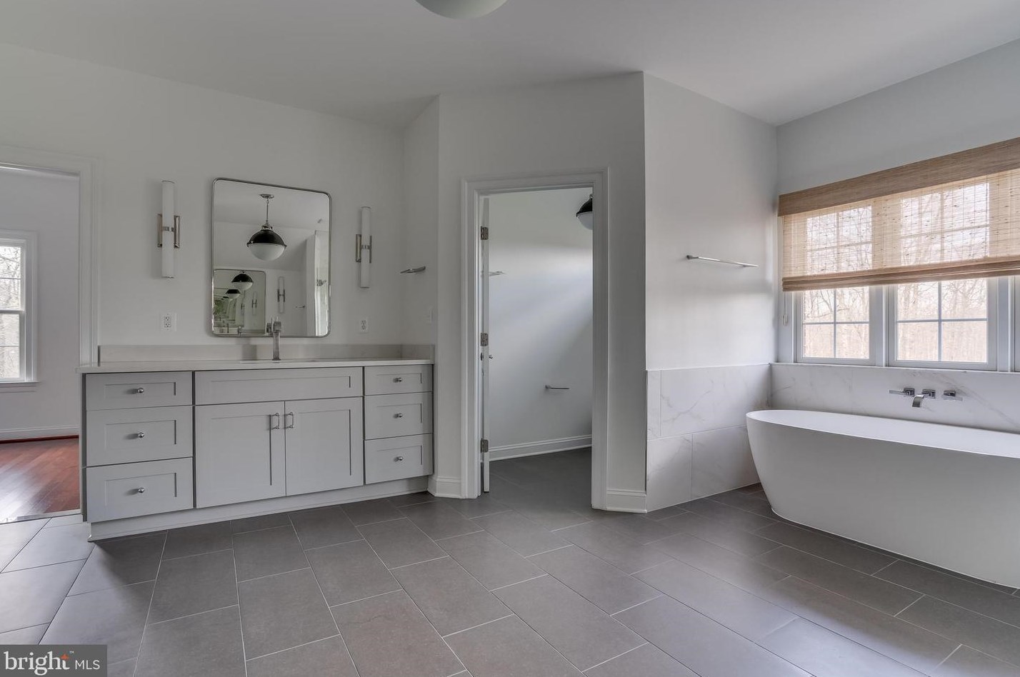22441 Beaverdam Dr, Ashburn VA  20148-7333 exterior