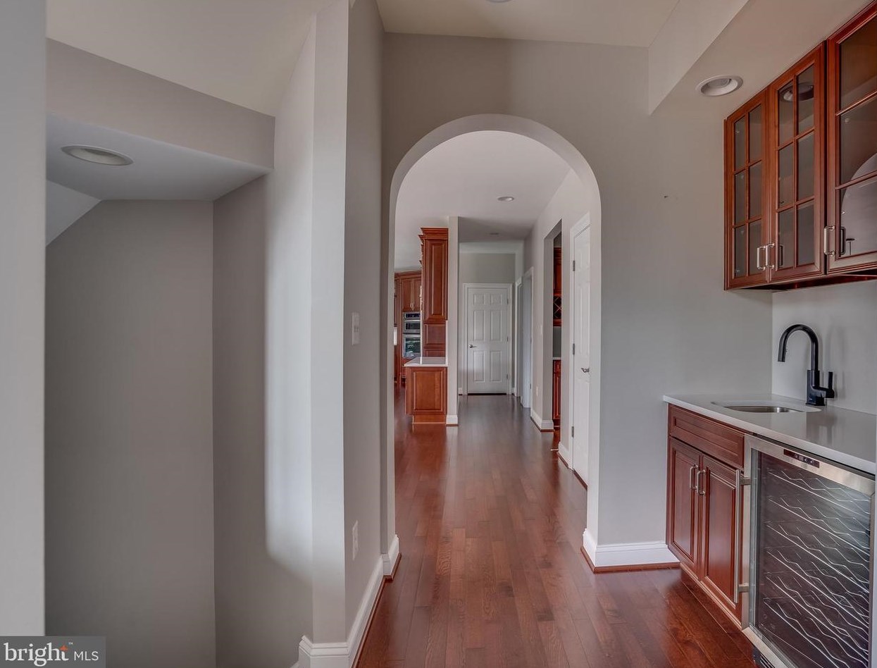 22441 Beaverdam Dr, Ashburn VA  20148-7333 exterior