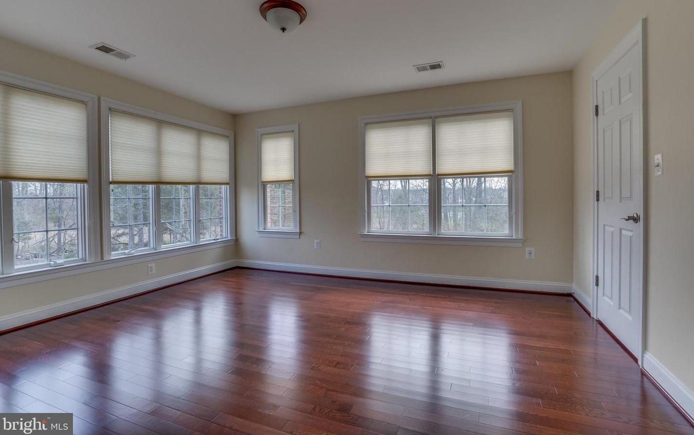 22441 Beaverdam Dr, Ashburn VA  20148-7333 exterior