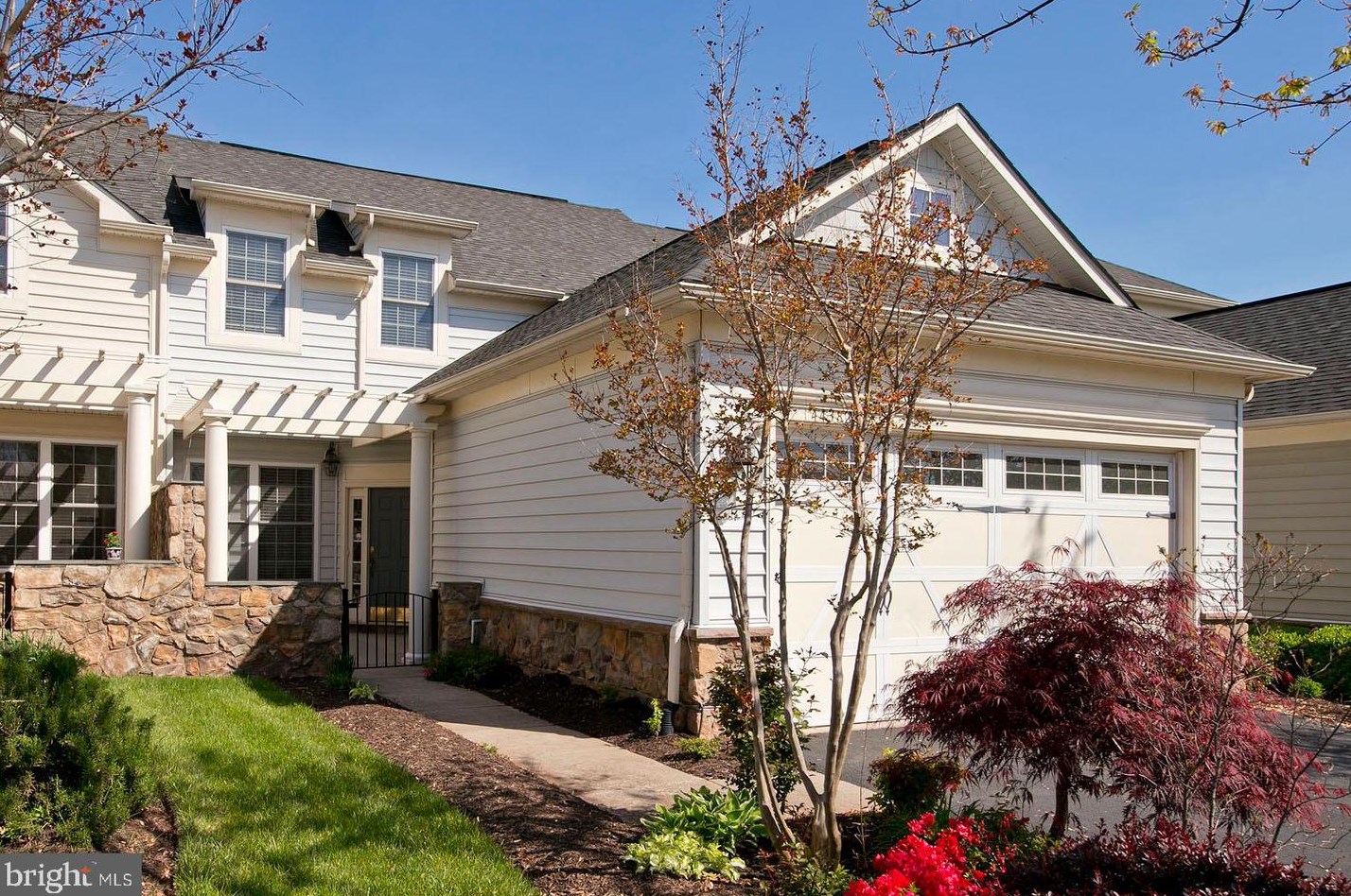 44382 Sunset Maple Dr, Ashburn, VA 20147-3890