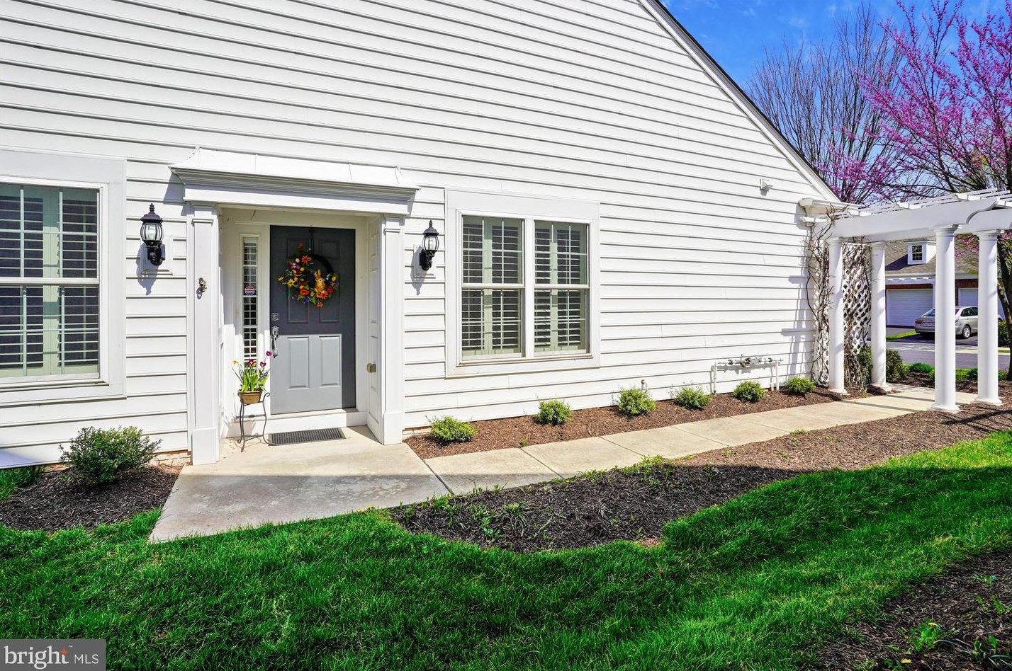 44394 Oakmont Manor Sq, Ashburn, VA 20147-3876