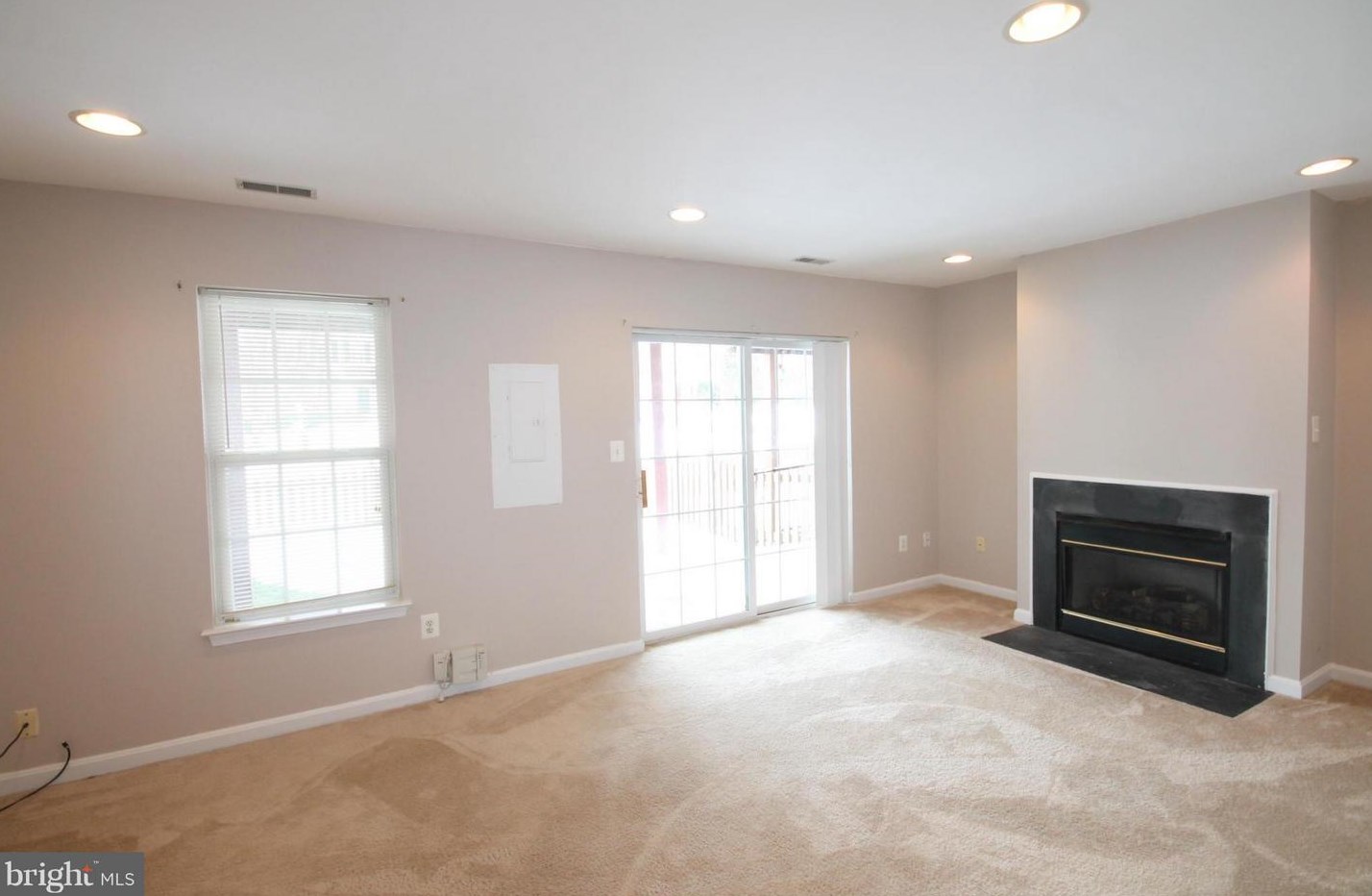 43478 Greenwich Sq, Ashburn VA  20147-4552 exterior