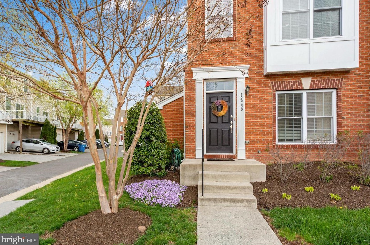 42908 Mccomas Ter, Fairfax, VA 20152-6734