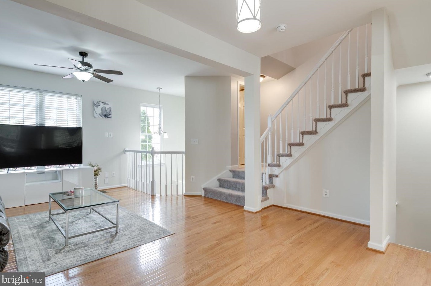43476 Greenwich Sq, Ashburn VA  20147-4552 exterior