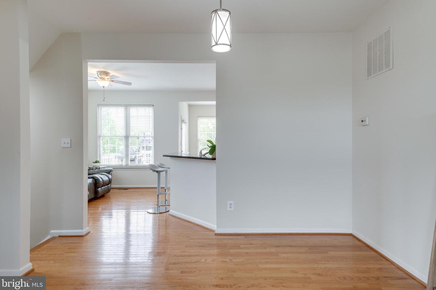 43476 Greenwich Sq, Ashburn VA  20147-4552 exterior