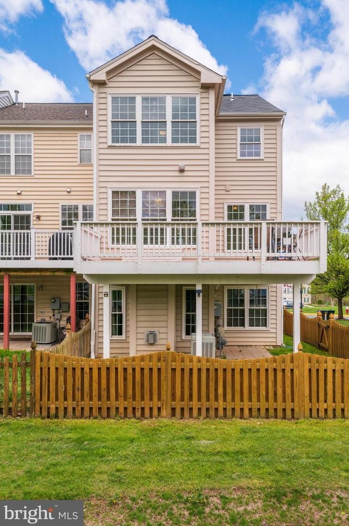 43476 Greenwich Sq, Ashburn VA  20147-4552 exterior