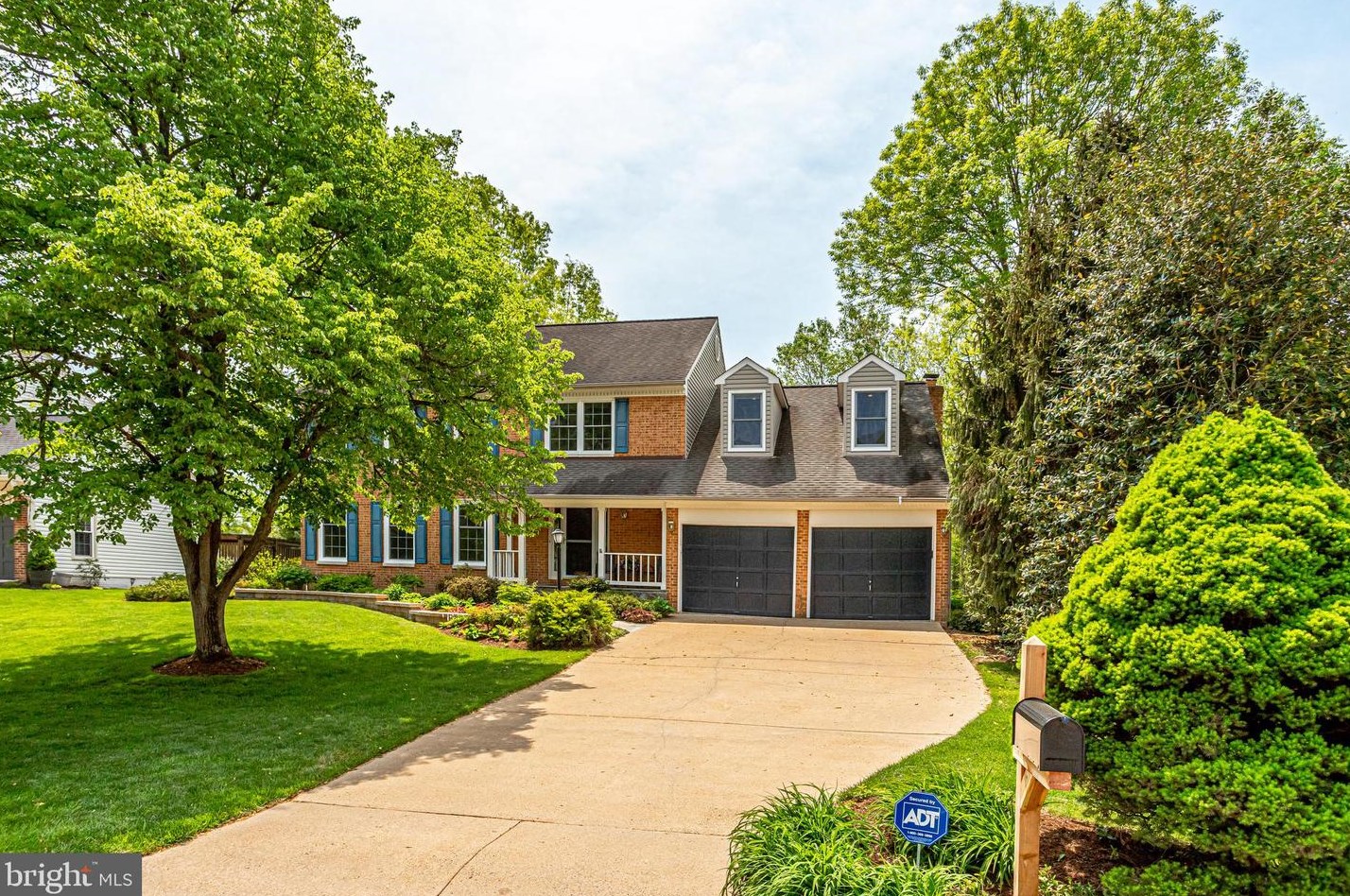 19 Griswold Ct, Dulles, VA 20165-6212