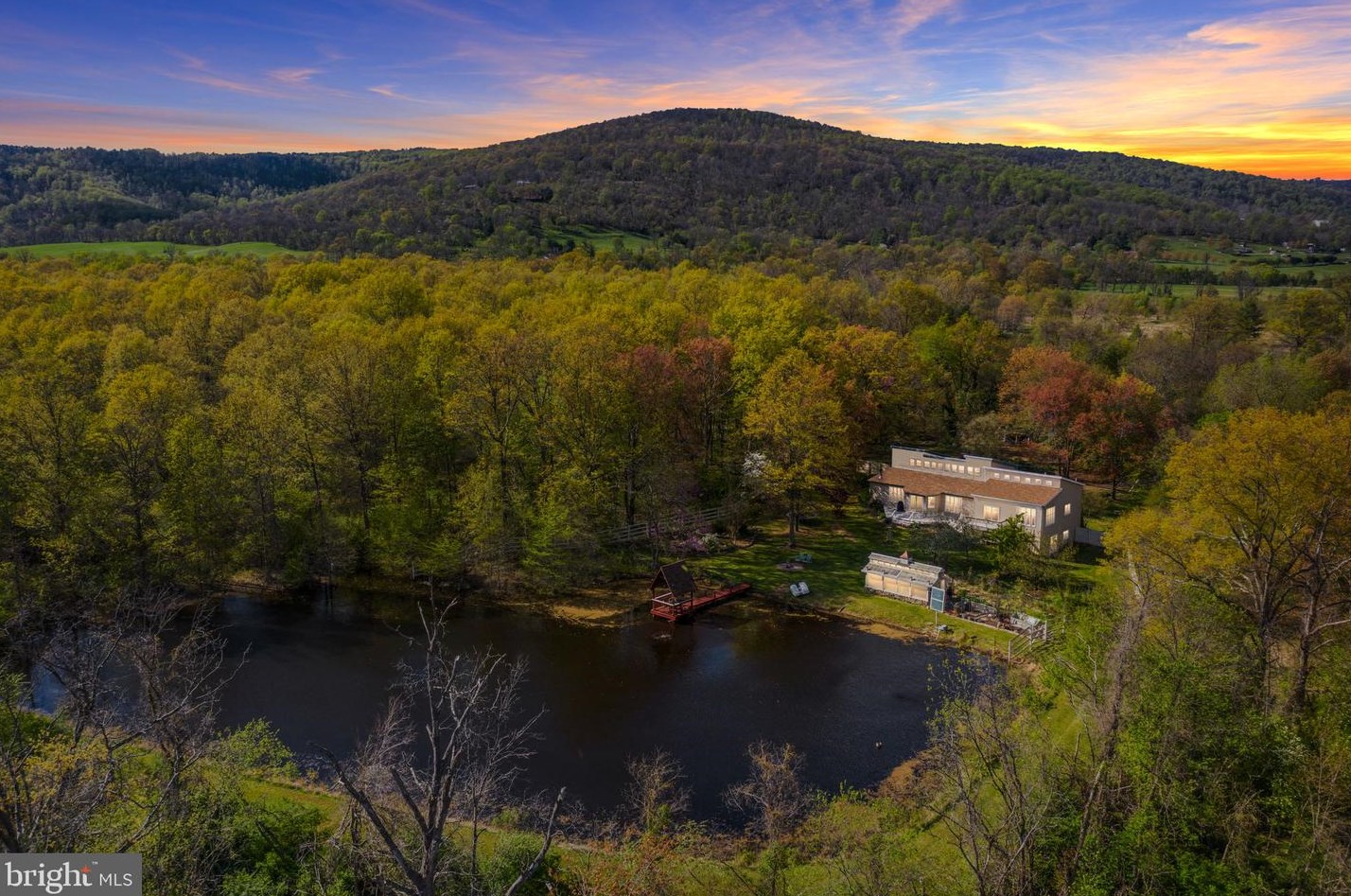 33611 Austin Grove Rd, Mount Weather, VA 20135