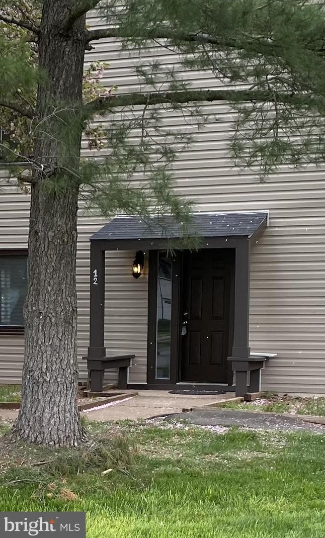 12 Monarch Dr, Dulles, VA 20164-1339