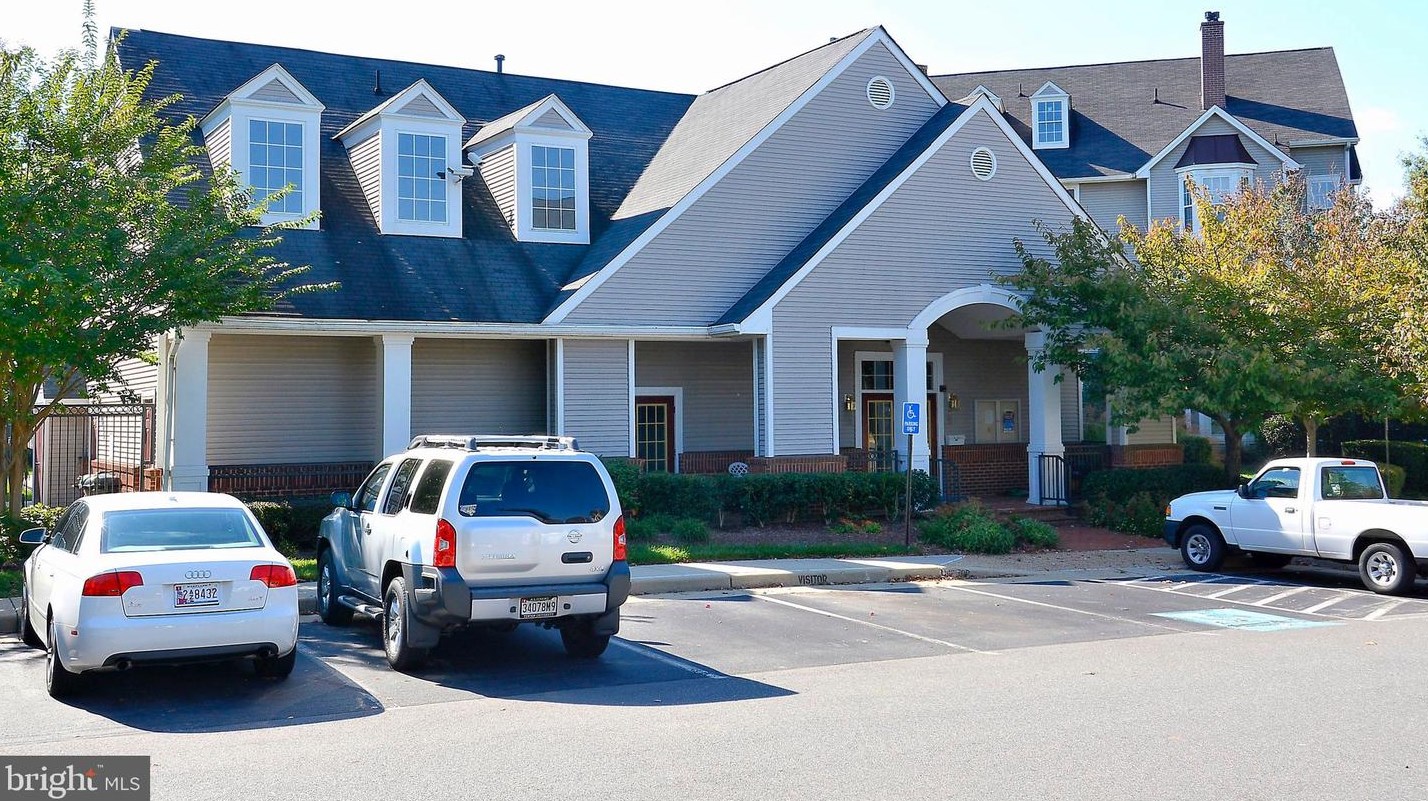 46608 Drysdale Ter, Dulles VA  20165-4358 exterior
