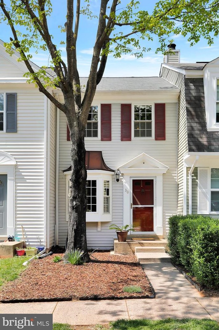 30 Bickel Ct, Dulles VA  20165-5721 exterior