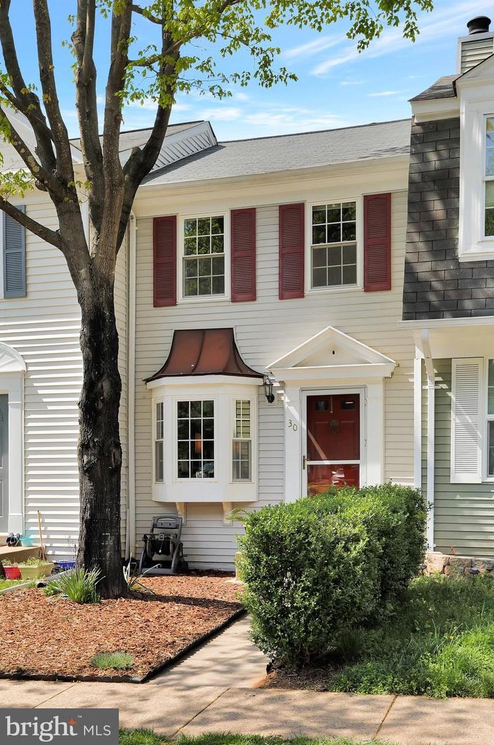 30 Bickel Ct, Dulles VA  20165-5721 exterior