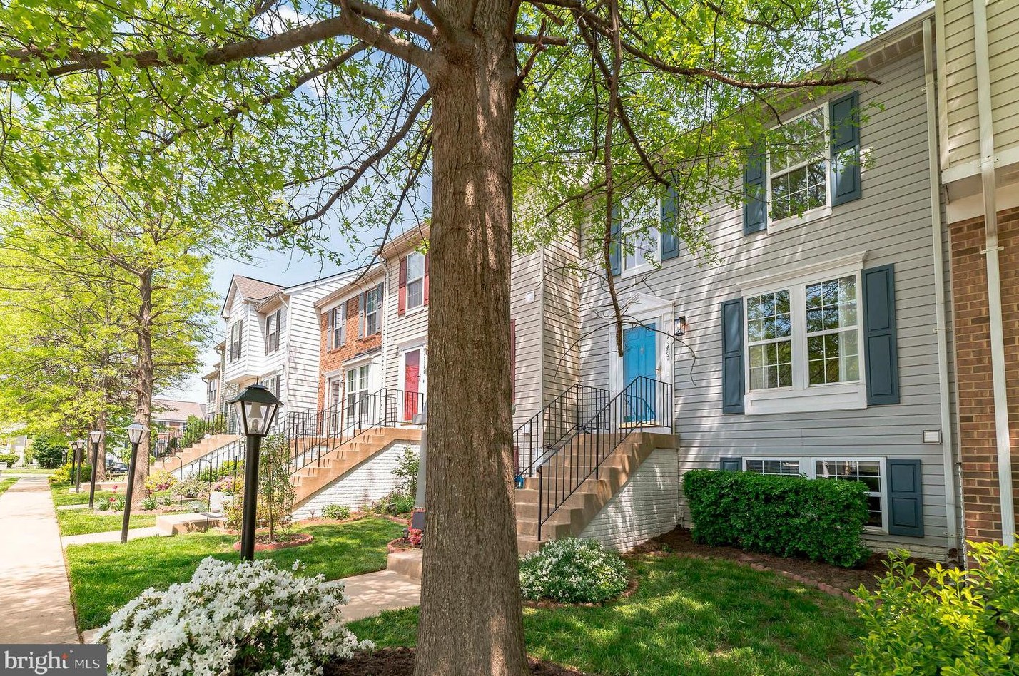 45287 Gable Sq, Dulles, VA 20164-5348
