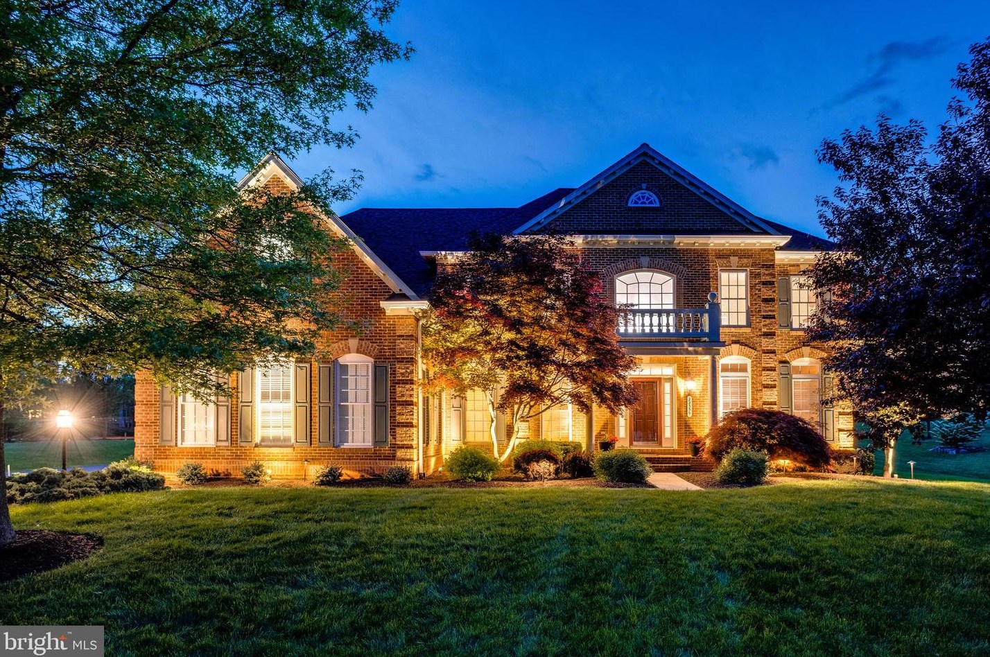 22339 Dolomite Hills Dr, Ashburn, VA 20148-7169