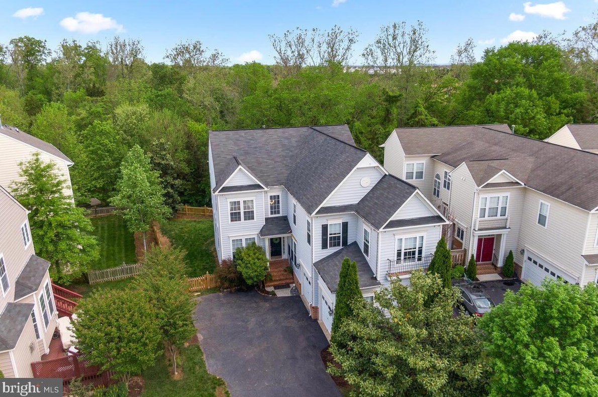 21872 Larchmont Way, Ashburn, VA 20148-4581