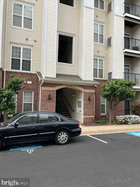21197 Mcfadden Sq, Dulles, VA 20165-7288