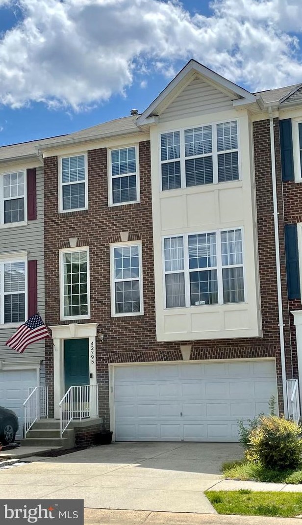 42795 Shaler St, Fairfax, VA 20152-3915