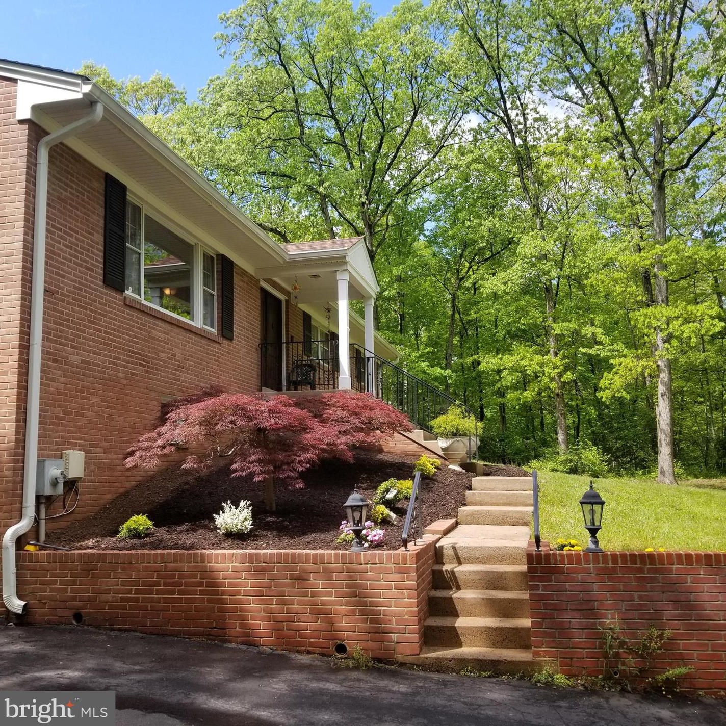 23 Cedar Dr, Dulles, VA 20164-8607