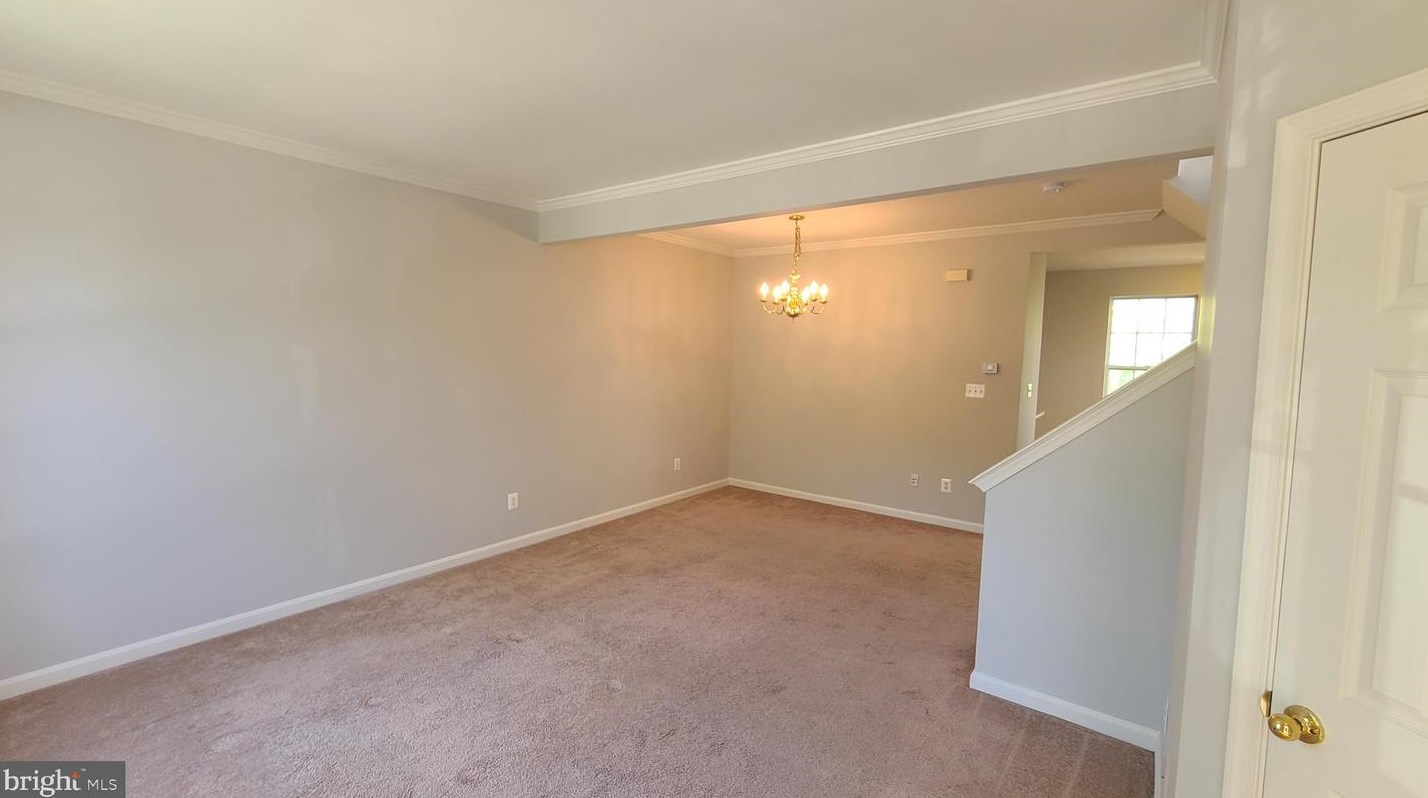 45512 Lakemont Sq, Dulles, VA 20165-6536