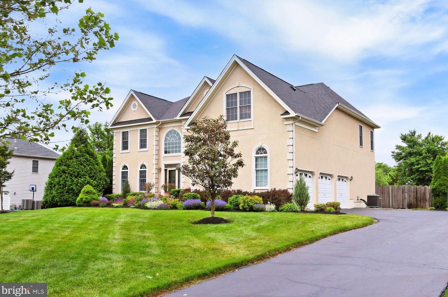 23397 Summerstown Pl, Dulles, VA 20166-2176