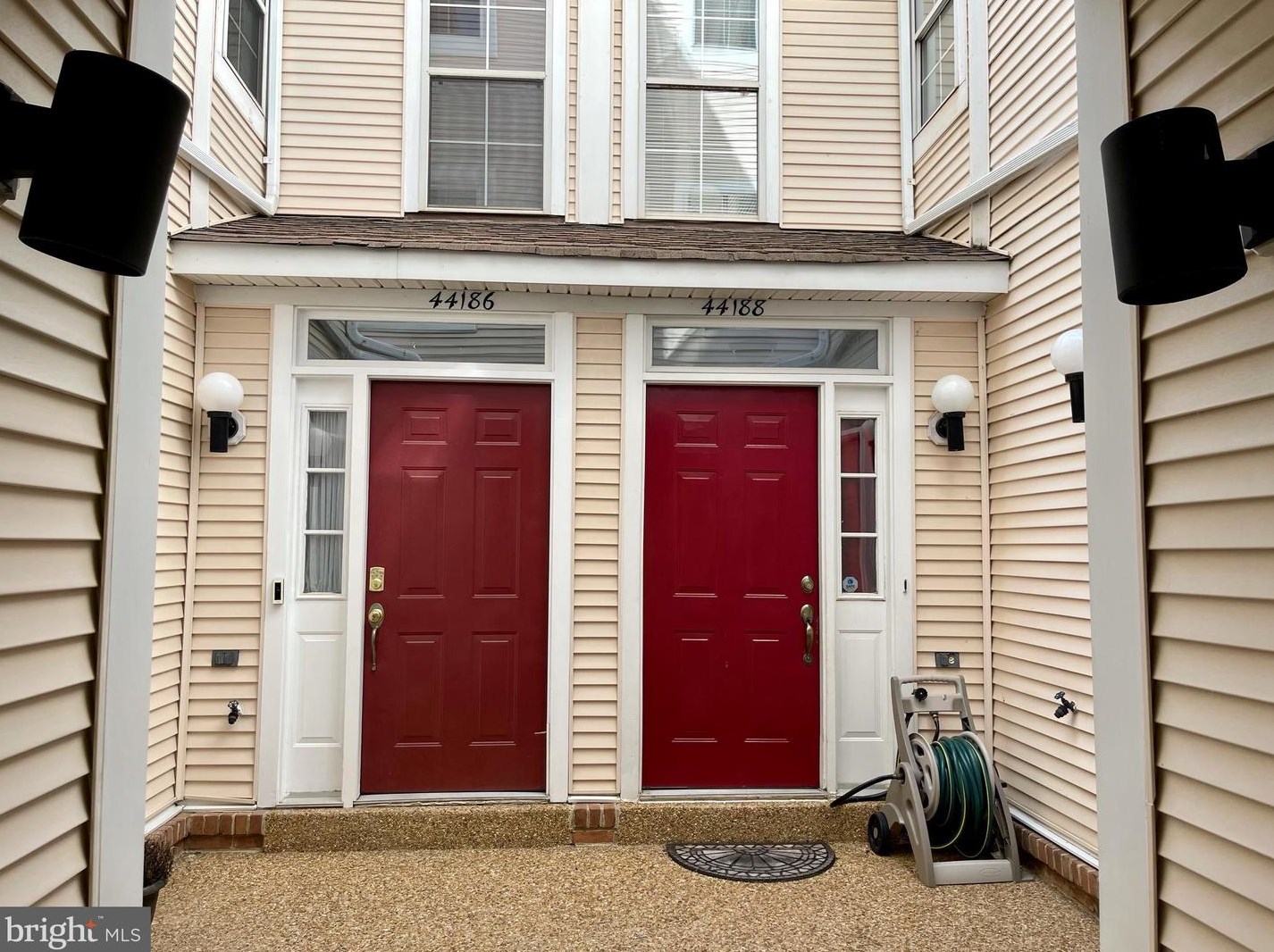 44188 Mossy Brook Sq, Ashburn, VA 20147-3359