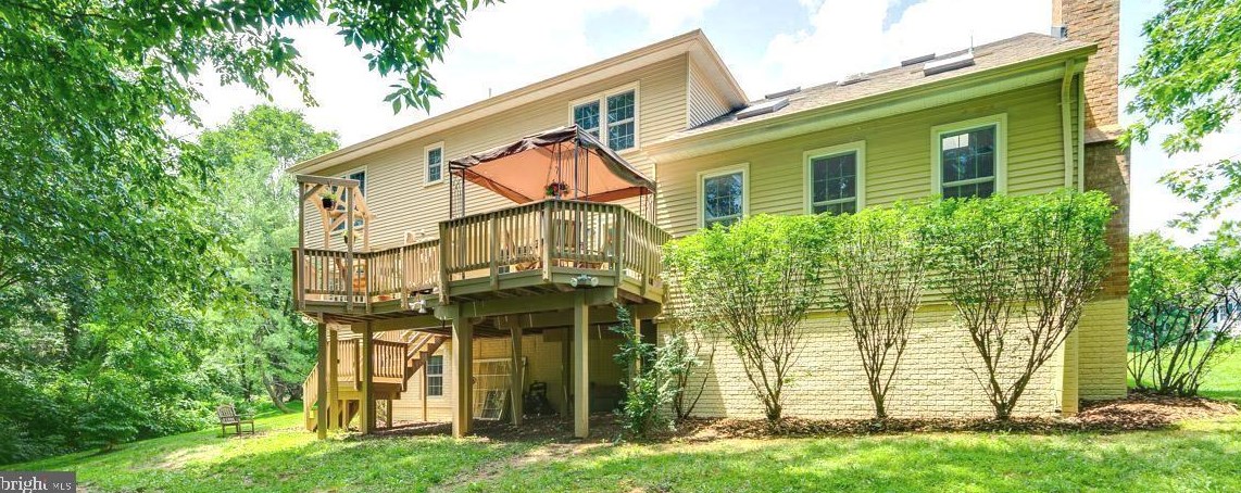 266 Terrie Dr, Dulles, VA 20165-5842