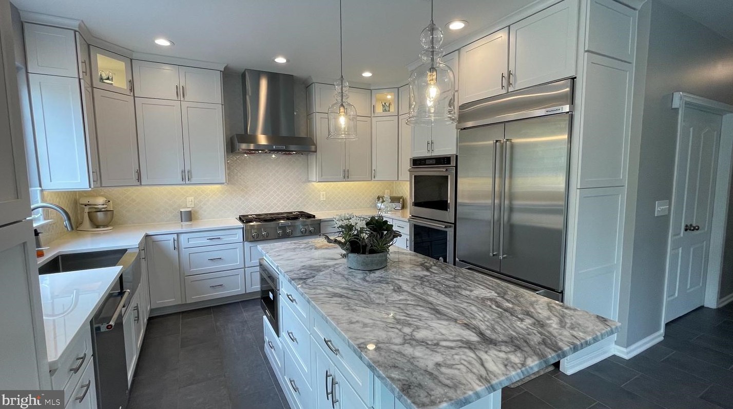 20190 Hidden Creek Ct, Ashburn, VA 20147-4148