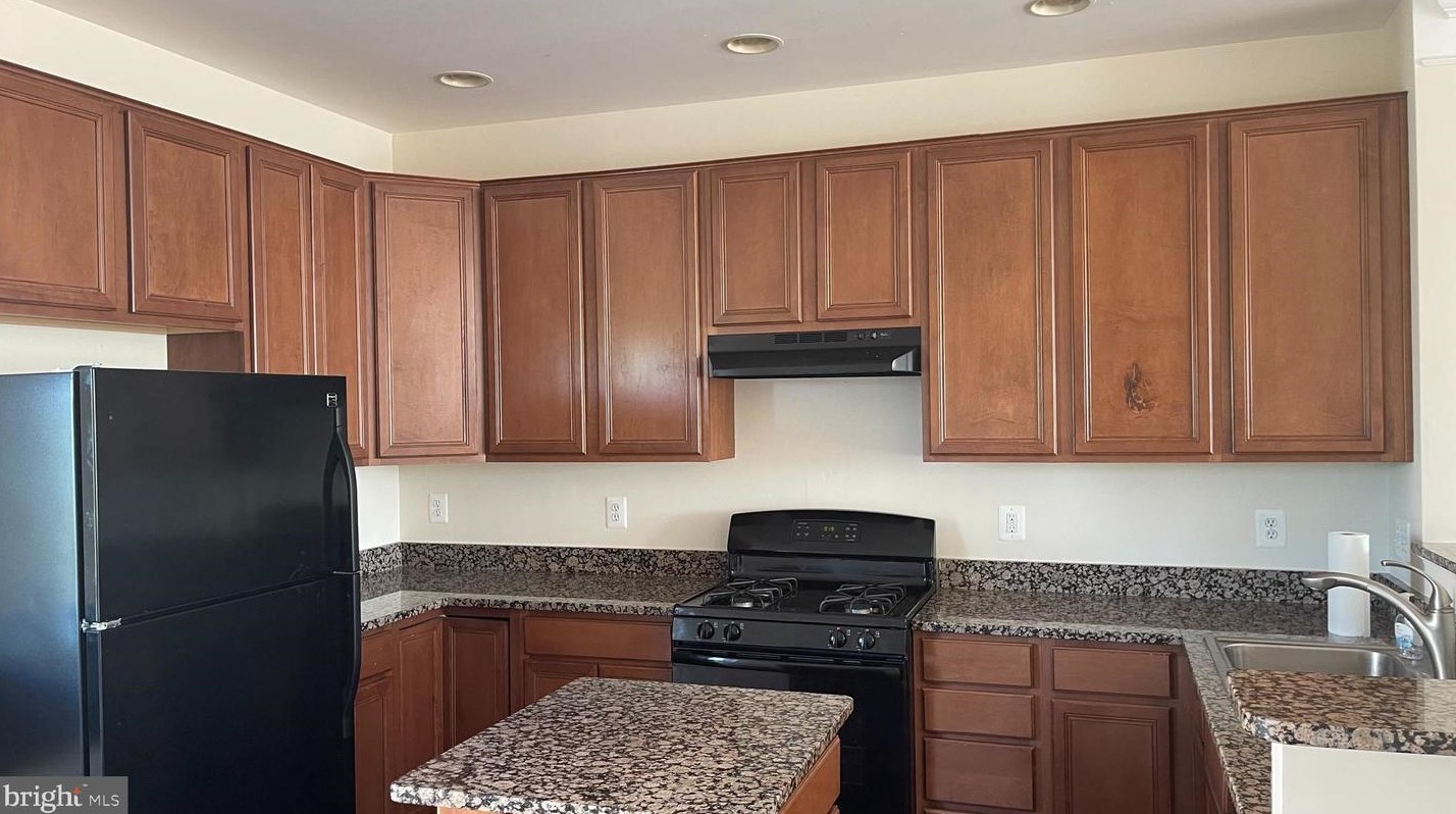503 Edmonton Ter Ne, Leesburg, VA 20176