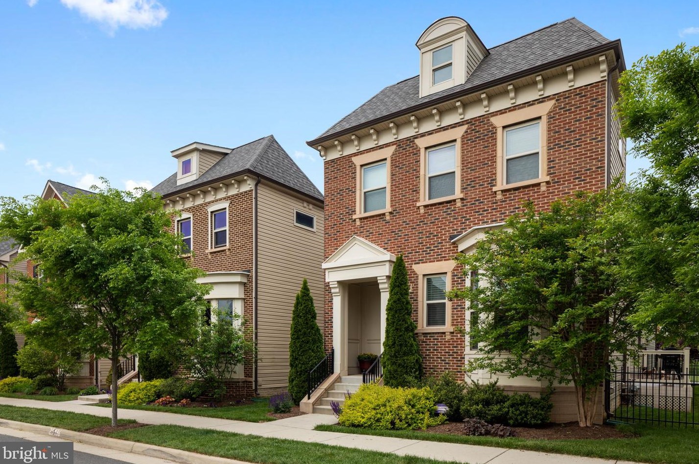 20685 Holyoke Dr, Ashburn, VA 20147-3233