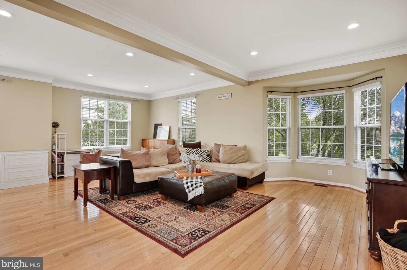 43711 Clemens Ter, Ashburn, VA 20147-4725