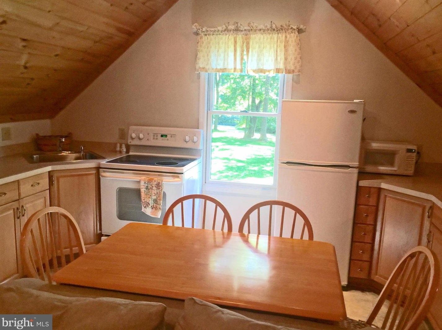 17419 Raven Rocks Rd, Mount Weather VA  20135-1718 exterior