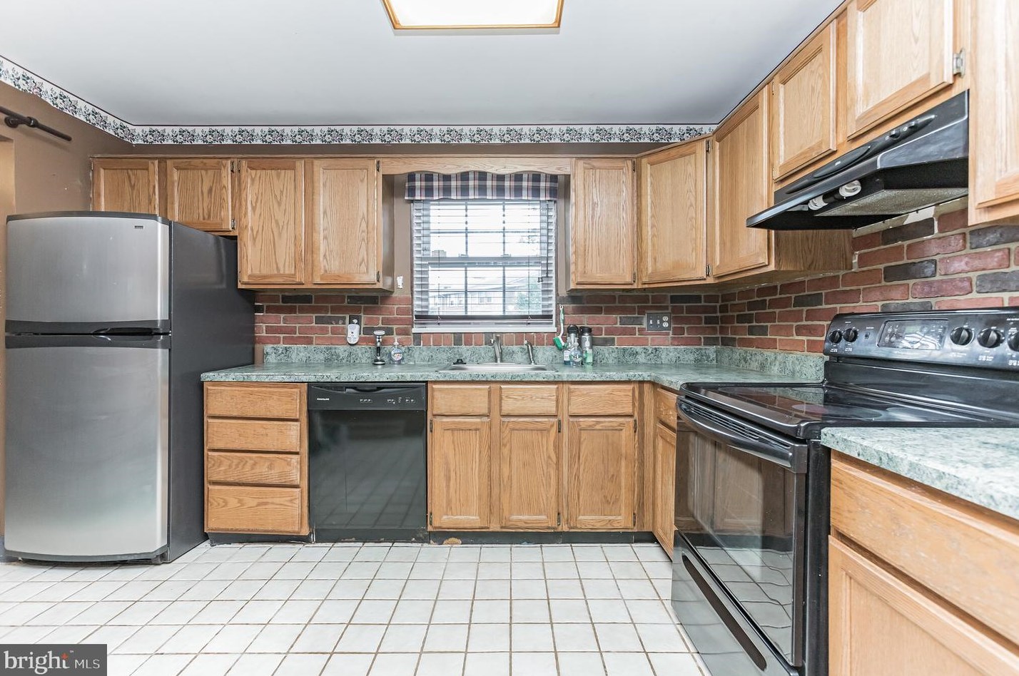 736 Colonial Ave, Dulles, VA 20164-4204
