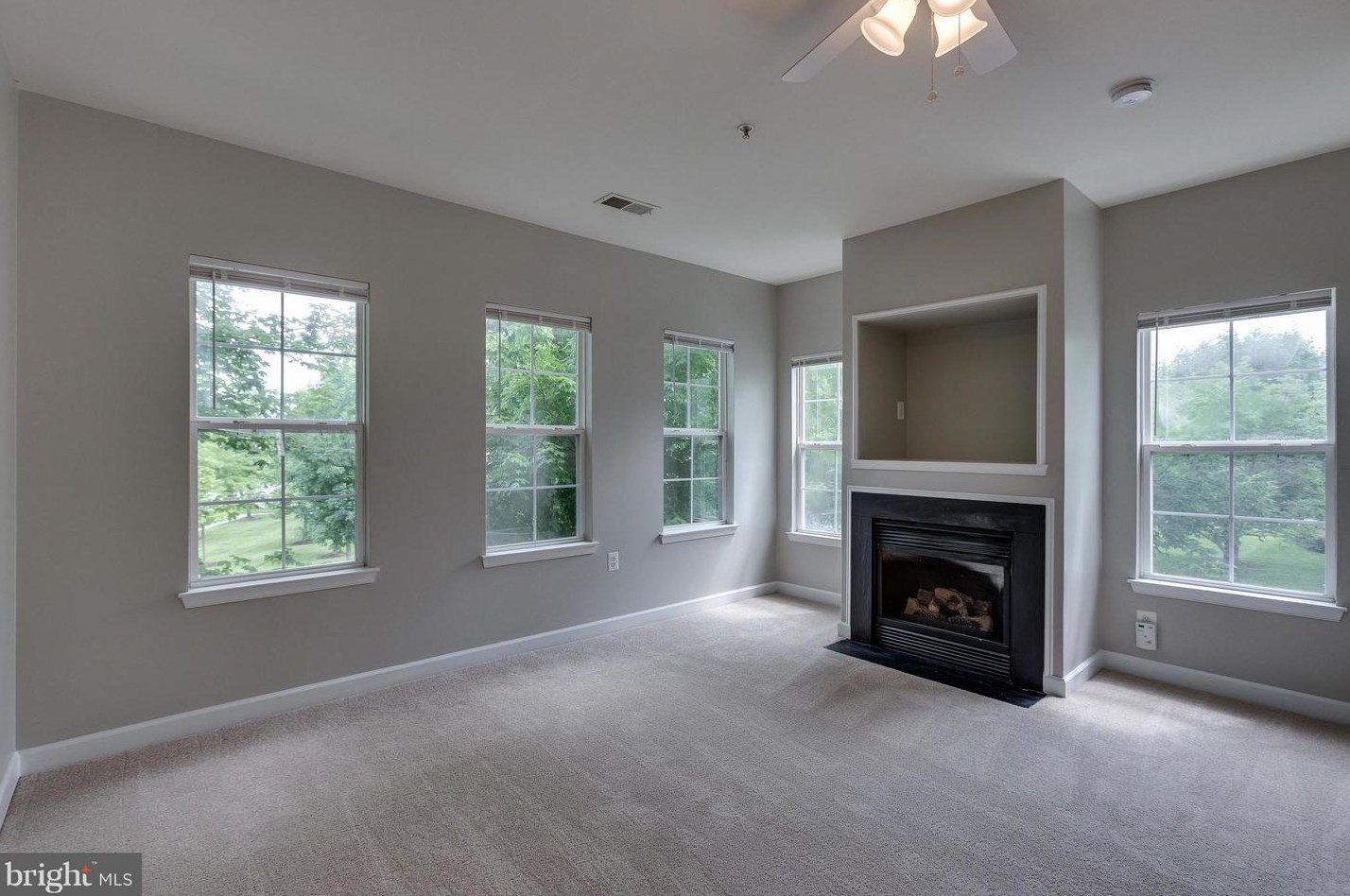 42415 Hollyhock Ter, Ashburn, VA 20148