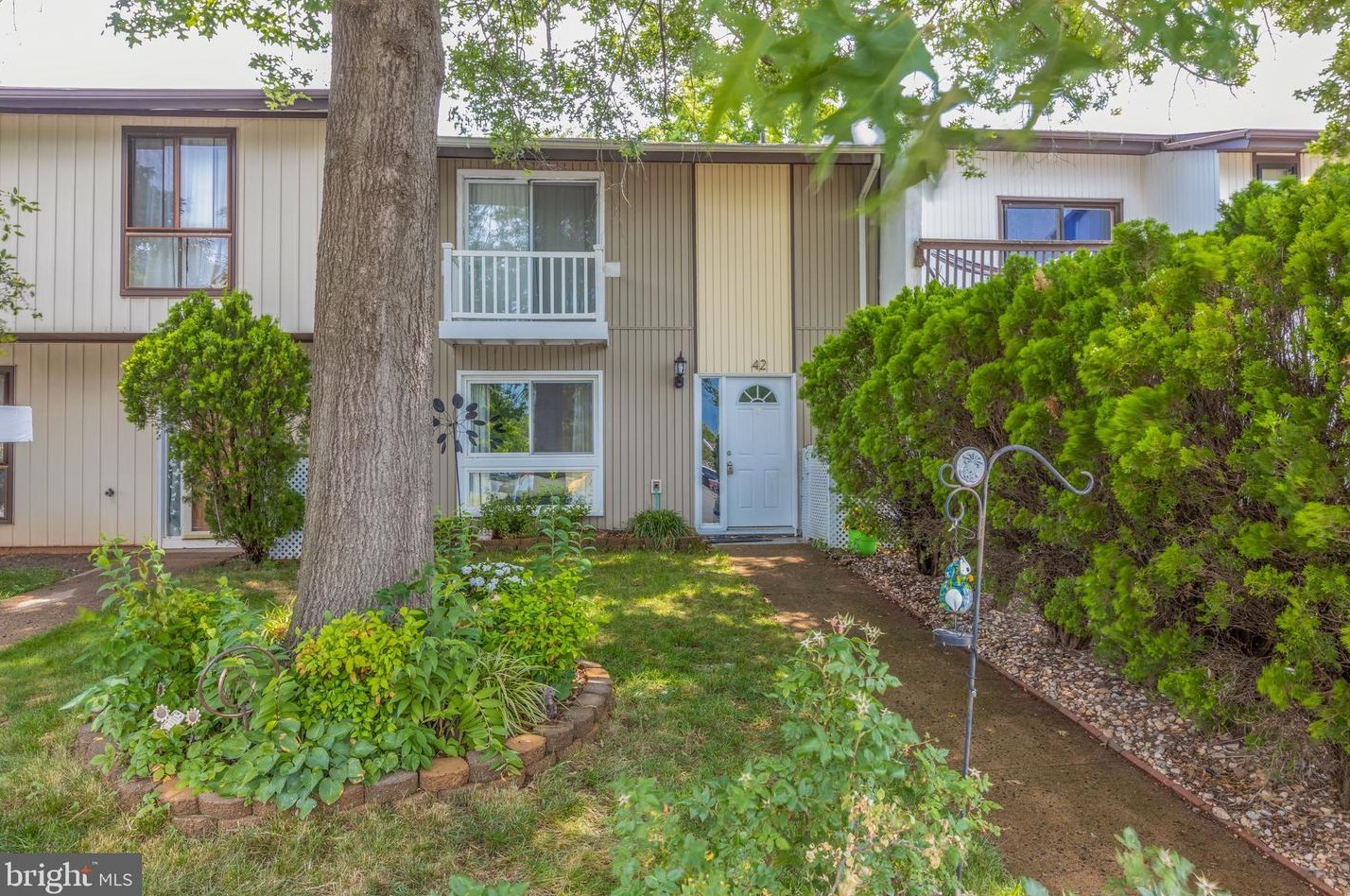 42 Howard Pl, Dulles, VA 20164-1337