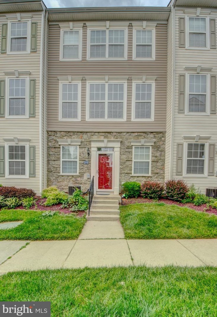 21791 Dragons Green Sq, Ashburn, VA 20147-6712