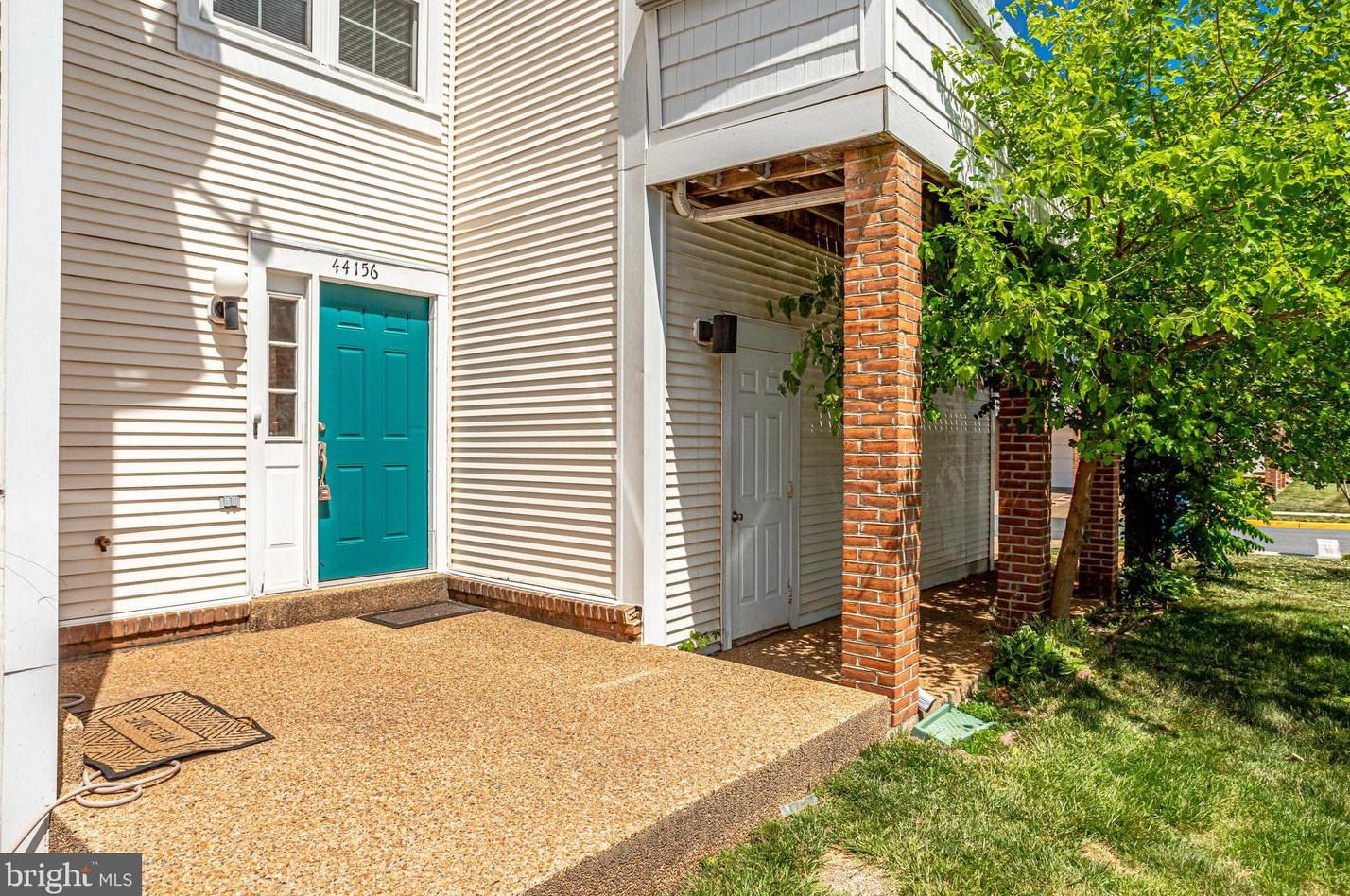 44156 Mossy Brook Sq, Ashburn, VA 20147-3350