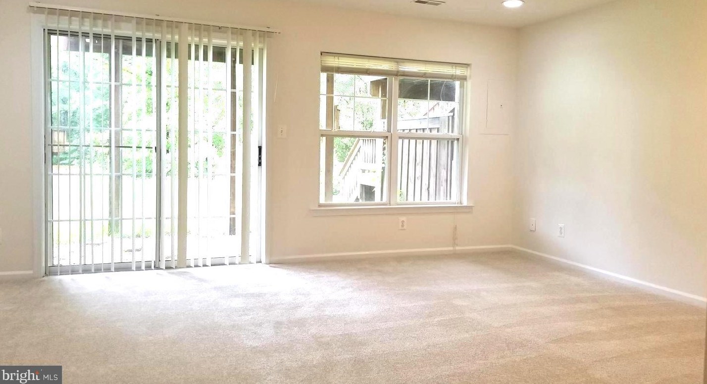 21542 Harvest Green Ter, Ashburn, VA 20148-4404