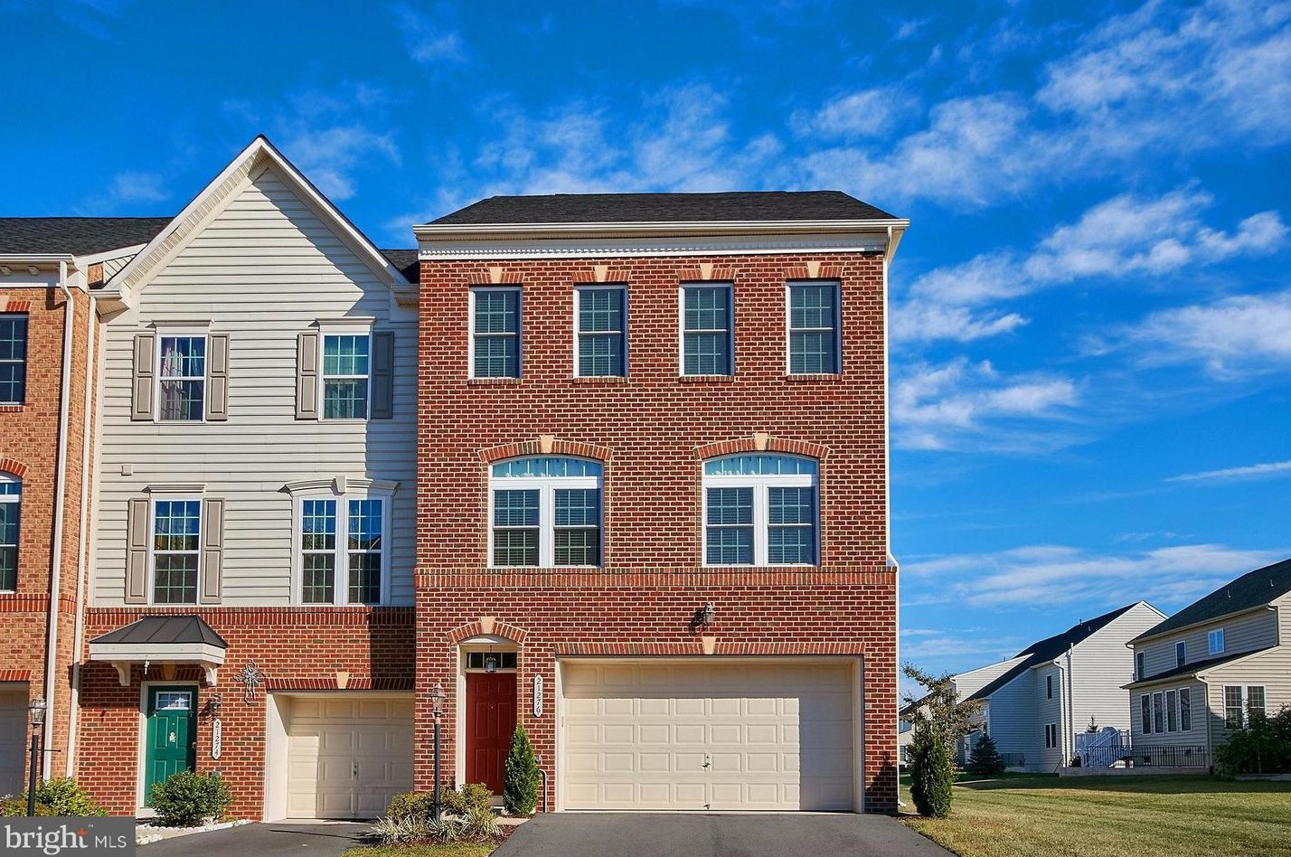 21276 Hyrst Grove Ter, Ashburn, VA 20147