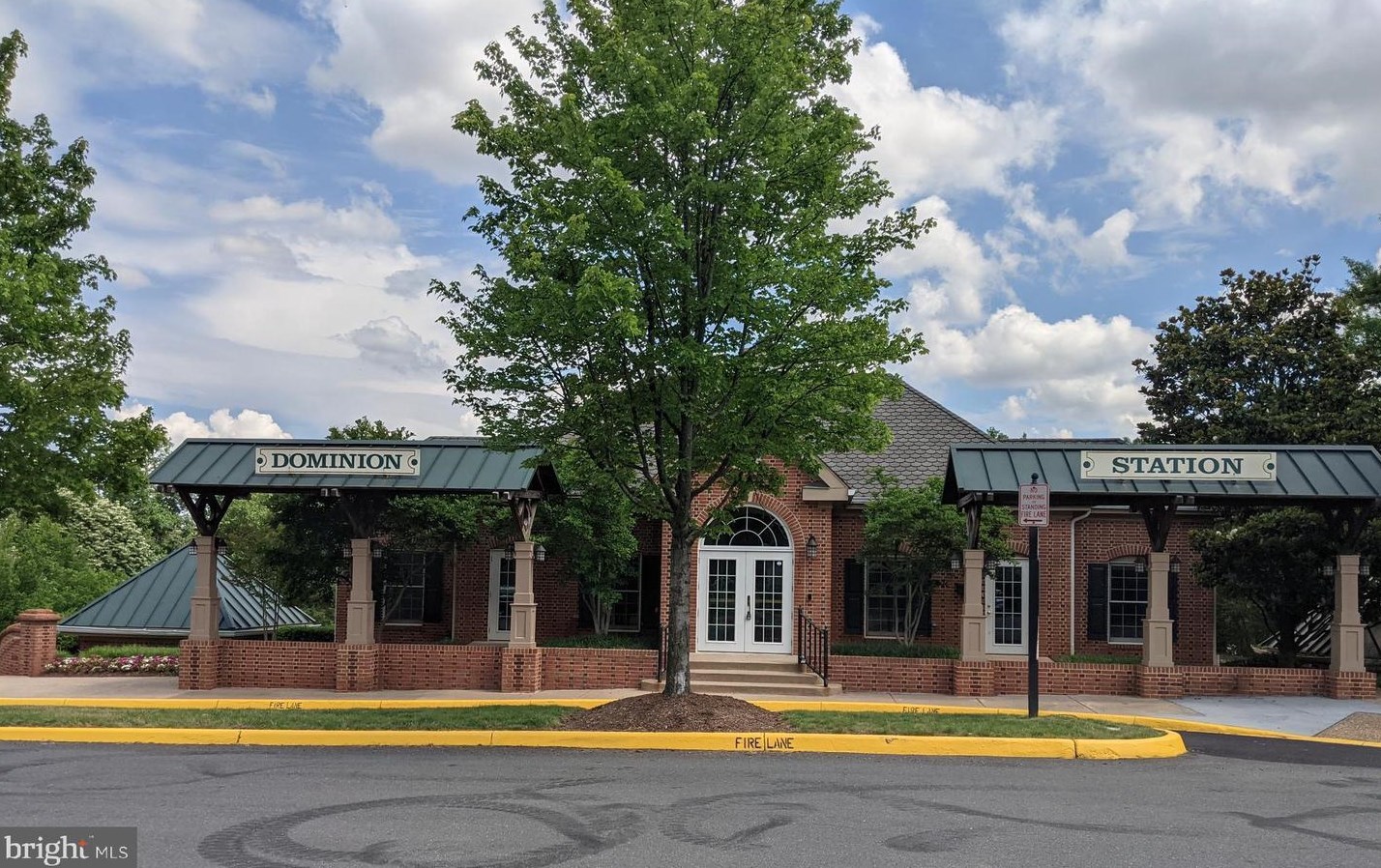 21850 Elkins Ter, Dulles VA  20166-6808 exterior