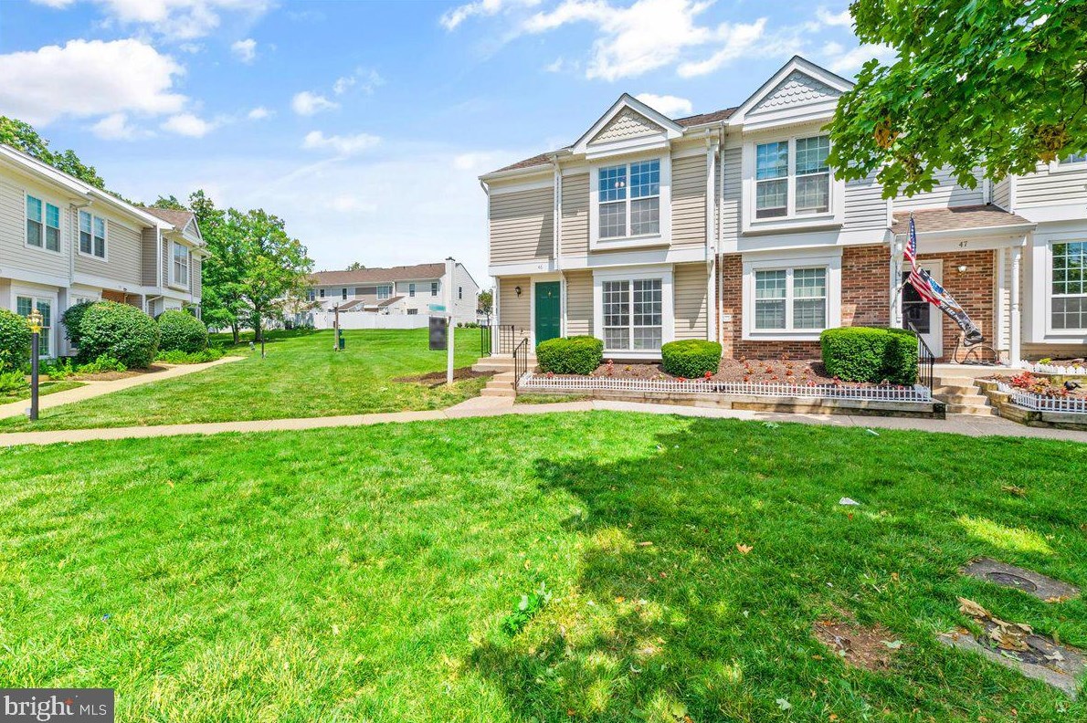46 Essex Sq, Dulles, VA 20164-3228