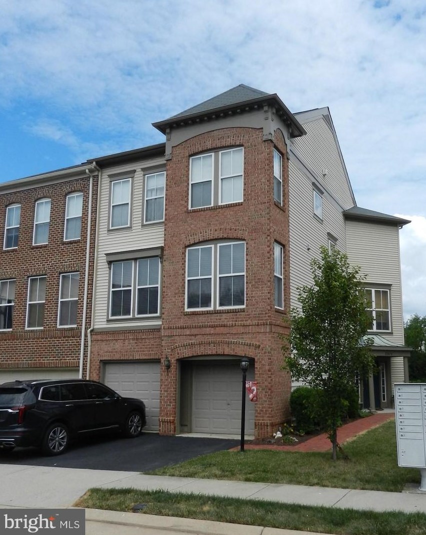 22872 Livingston Ter, Ashburn, VA 20148-5638