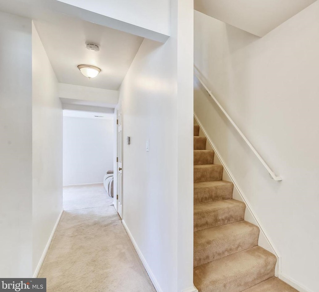 37 Park Pl, Lovettsville, VA 20180
