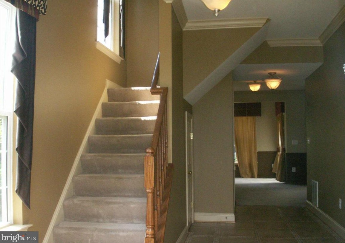 520 Doyle Ter Ne, Leesburg, VA 20176