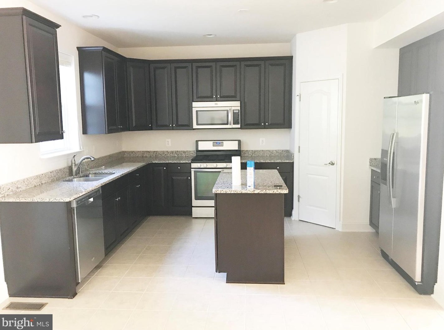 23213 Tradewind Dr, Ashburn, VA 20148