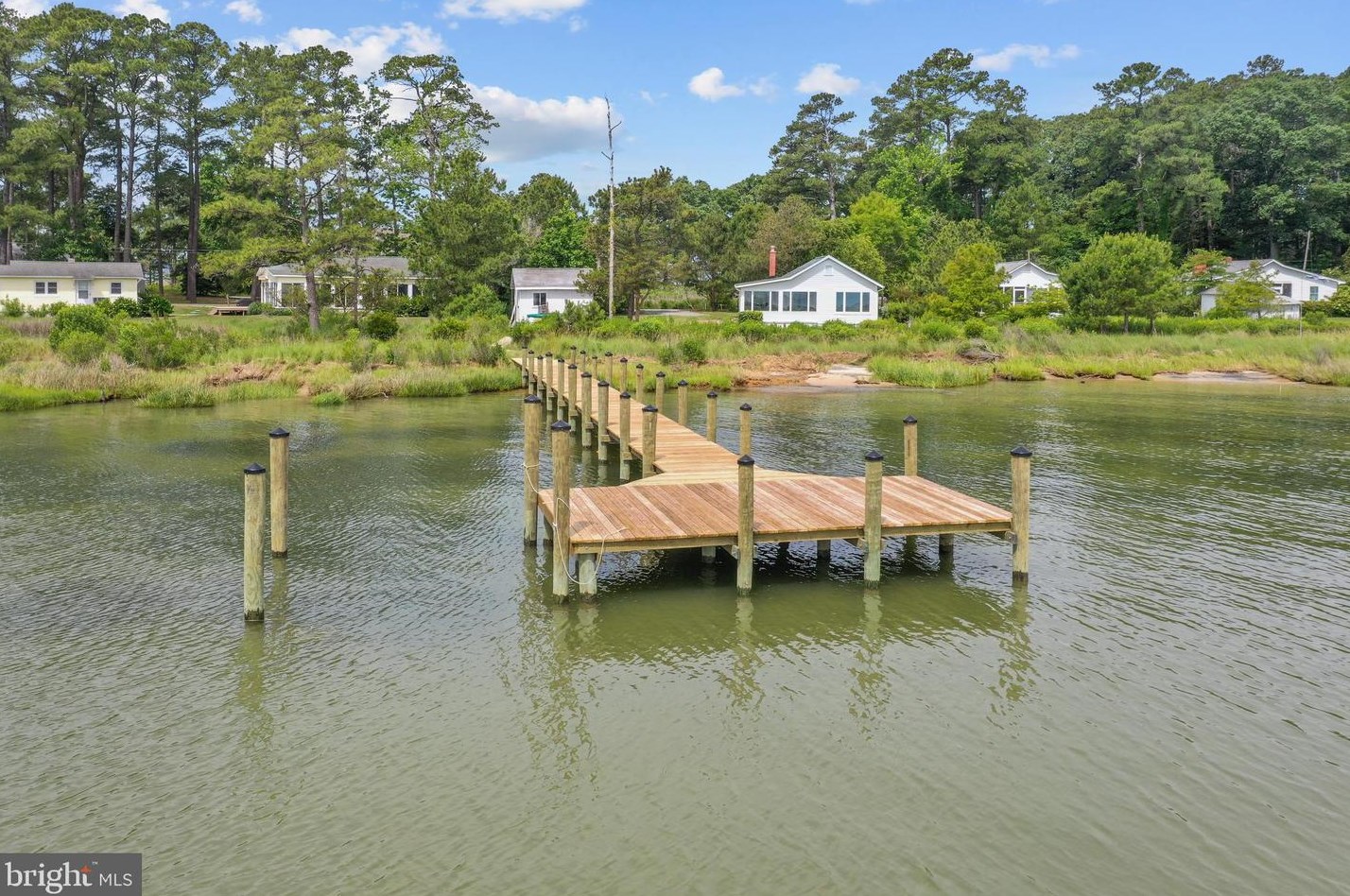 655 Mosquito Beach Ln, White Stone, VA 22578