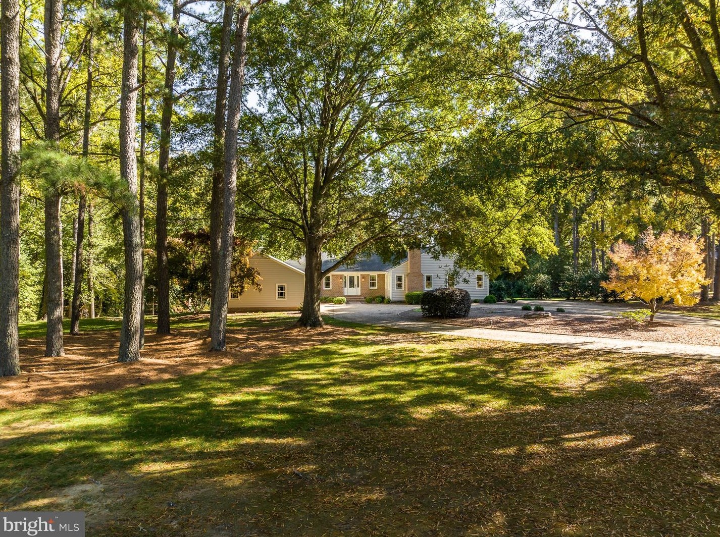 79 Redwood Ln, Weems, VA 22576