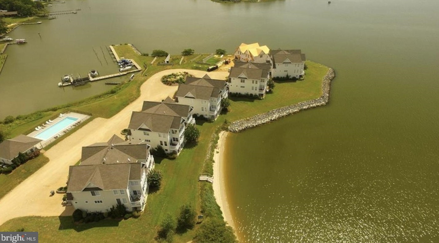 580 Riverside Dr, Lancaster, VA 22503
