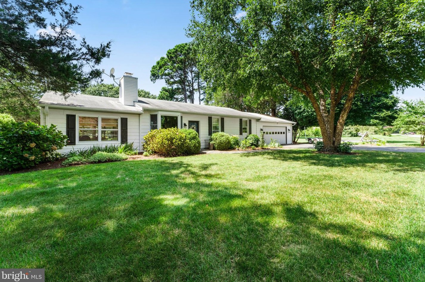 278 South Dr, Kilmarnock, VA 22482