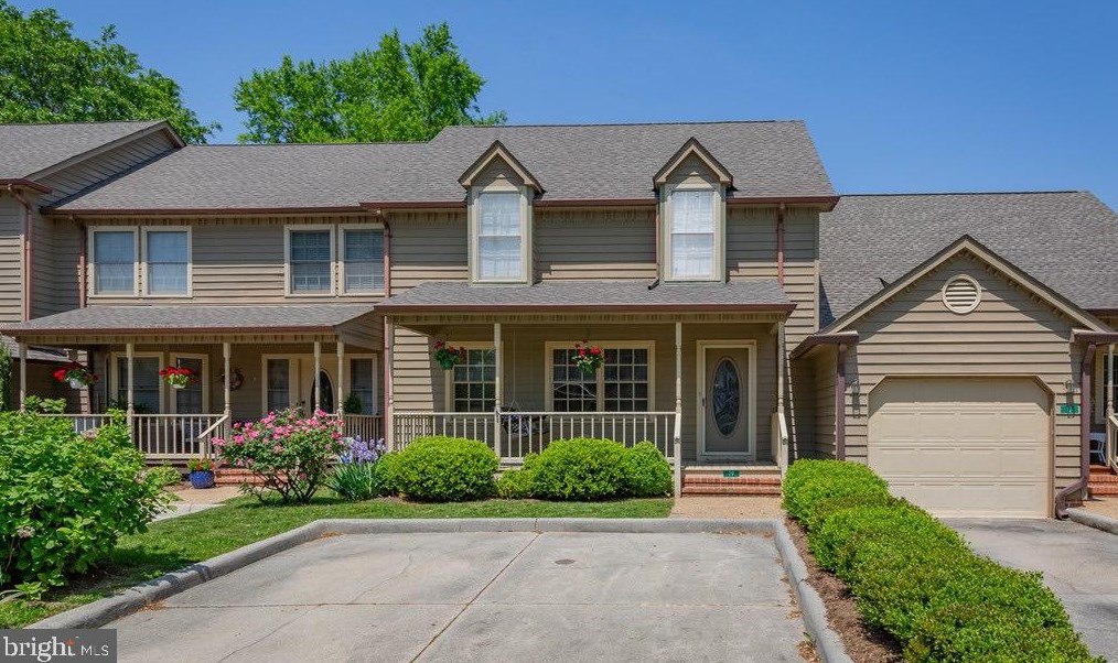 19 Heatherfield Ct, Kilmarnock, VA 22482